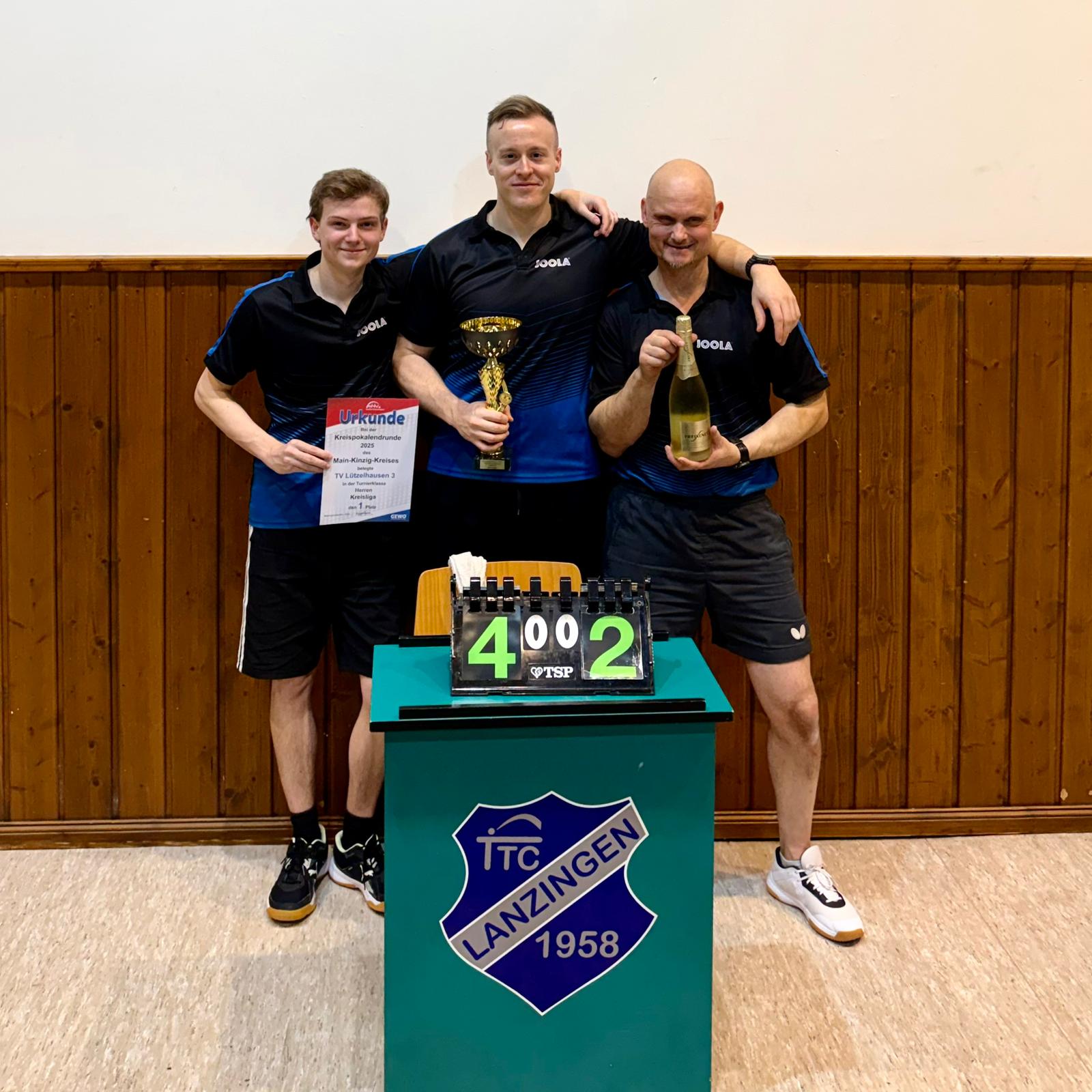 Jonas Lakatos, Michel Thomsen und Michael Neiter bei der Siegerehrung