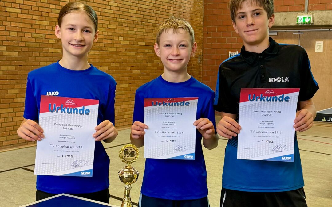 Malia Dürr, Abinoam Dürr und Aaron Huckle bei der Siegerehrung